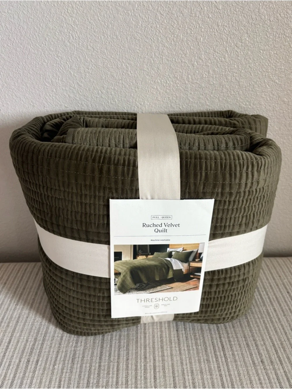 NWT Full/Queen Ruched Velvet Quilt Green - Threshold